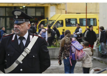 A Castellammare di Stabia. I genitori aggredirono la docente