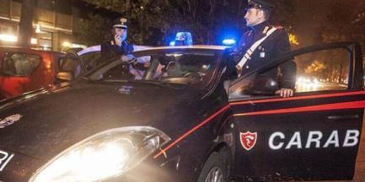 Bloccato dall'intervento dei carabinieri