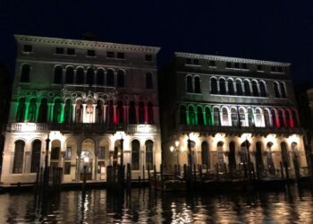 Lavori a Ca' Farsetti e Ca' Loredan sul Canal Grande