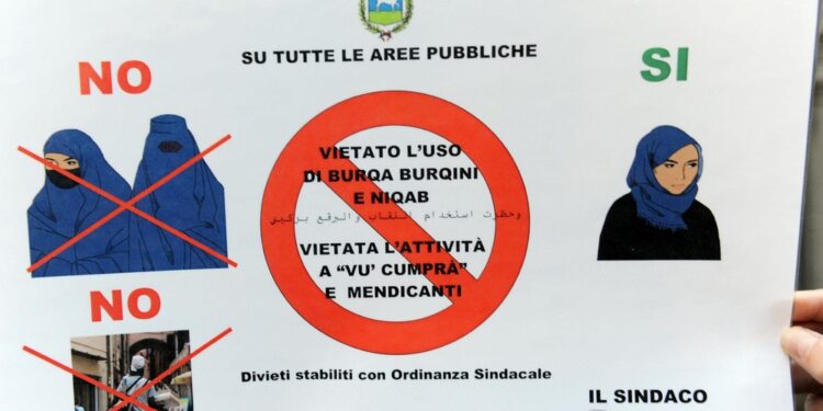 'Il velo strumento di oppressione che non possiamo tollerare'