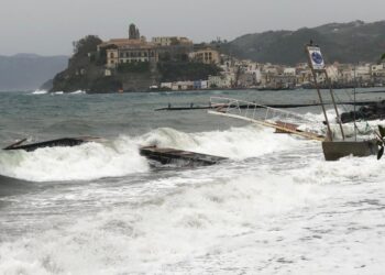 Le strutture portuali e la frazione di Canneto le più colpite