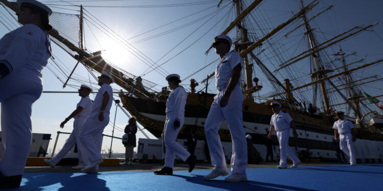 33/a tappa del giro mondiale del veliero della Marina Militare