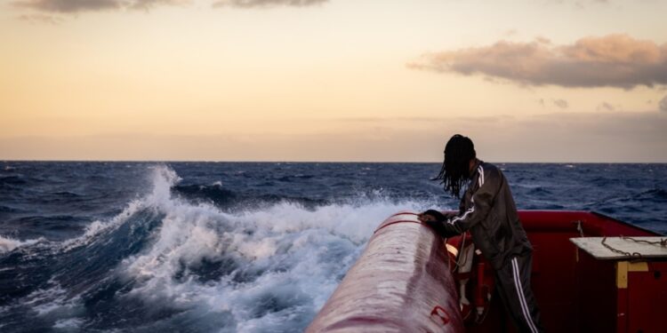 Lo sbarco dovrebbe avvenire domani mattina