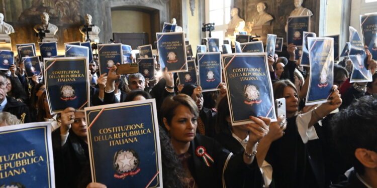 In segno di protesta contro la separazione delle carriere