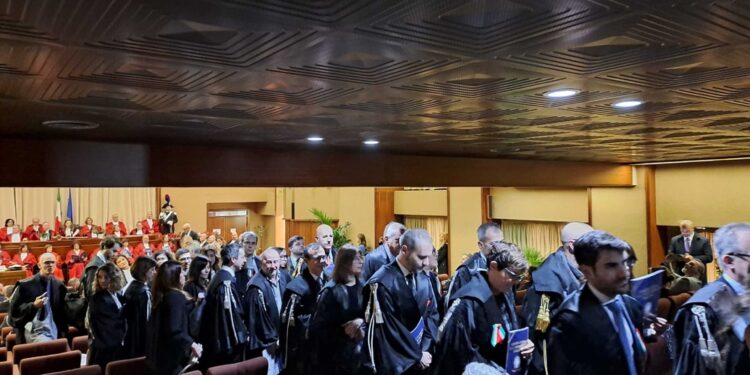 Protesta durante l'inaugurazione dell'anno giudiziario