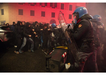 Vicini a collettivi e gruppi anarchici