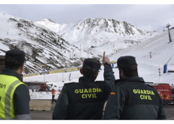 Dieci sono stati ricoverati in ospedale