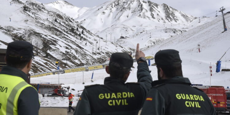 Dieci sono stati ricoverati in ospedale