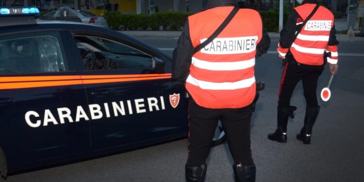 I carabinieri arrestano due persone