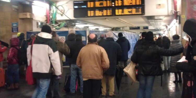 Circolazione treni sospesa