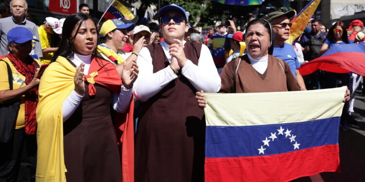 I professionisti stavano documentando le proteste anti-Maduro