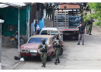 Le forze armate occupano l'area di frontiera con il Catatumbo.