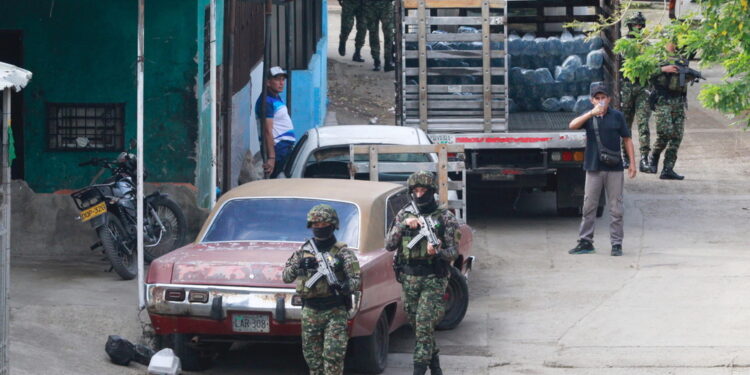 Le forze armate occupano l'area di frontiera con il Catatumbo.