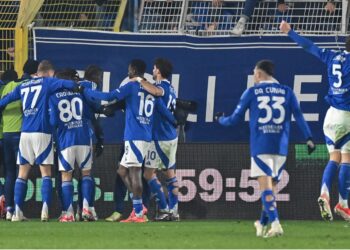 L'esultanza degli azzurri dopo la rete di Diao (foto Roberto Colombo)