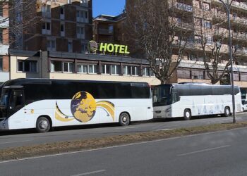 bus turistici a como