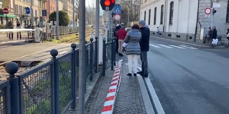 passaggio a livello viale Lecco