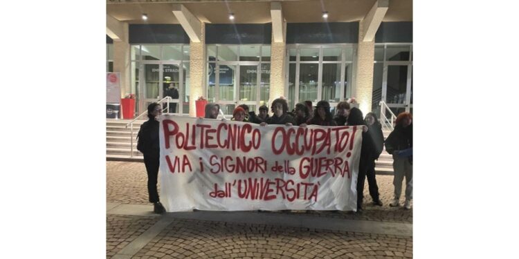 Presidio di protesta all'inaugurazione dell'anno accademico