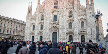 Studente di 16 anni scoperto da Polizia a Milano