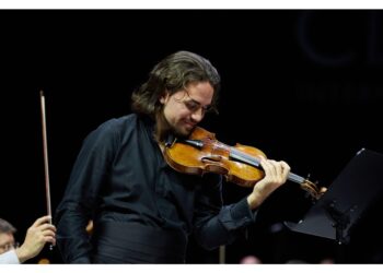 Il violinista italiano sul palco della Dubai Opera