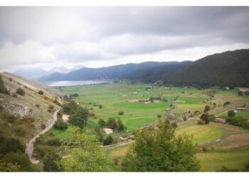 Cielo coperto al Nord e piovaschi su Liguria e Toscana