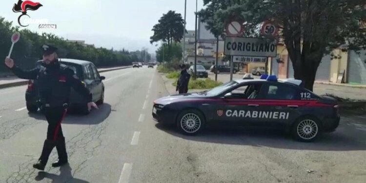 Trovato per strada con ferite all'addome è morto in ospedale