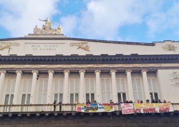 Esposti due striscioni