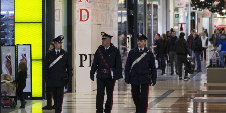 Nel Milanese finte sordomute hanno chiesto soldi ai due militari