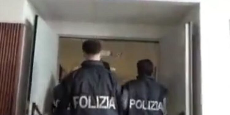 Maxi operazione della polizia postale in 56 città