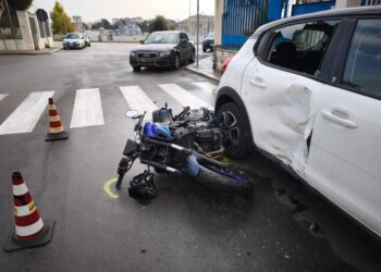 Il giovane è deceduto pochi minuti dopo l'arrivo in ospedale