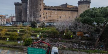 In piazza Municipio area verde di 500mq riconsegnata alla citta'