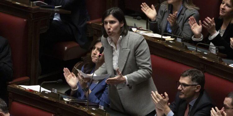 'Deve venire in Parlamento a chiarire'