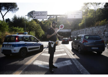 L'investimento su via Laurentina. Al volante uomo di 72 anni