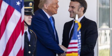 Presidente Usa ha visto Macron alla Casa Bianca