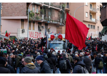 In piazza anche Zerocalcare e Raimo. Smeriglio