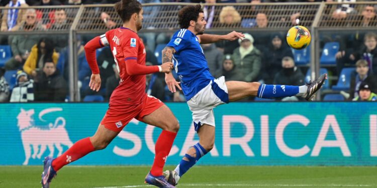 Patrick Cutrone in azione nella gara contro la Fiorentina (foto Roberto Colombo)