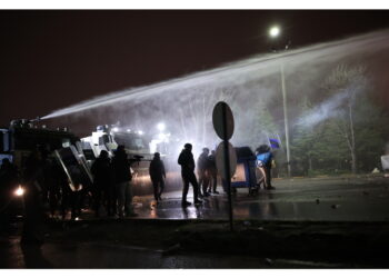 Manifestazione vietata e grande schieramento di polizia