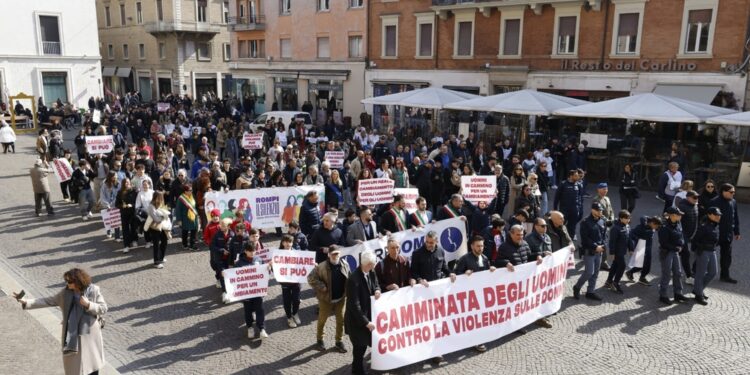 Giunta alla quarta edizione. Parte del cartello 'L'otto sempre'