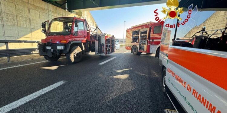 Due scolari e due insegnanti feriti e trasportati in ospedale