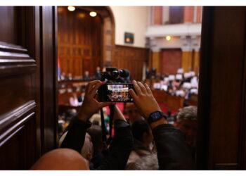 Crescono le proteste contro il governo accusato di corruzione