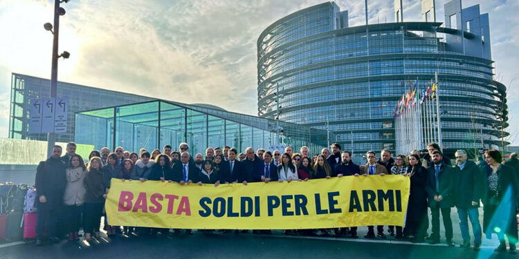 Protesta silenziosa nella tribuna di Strasburgo