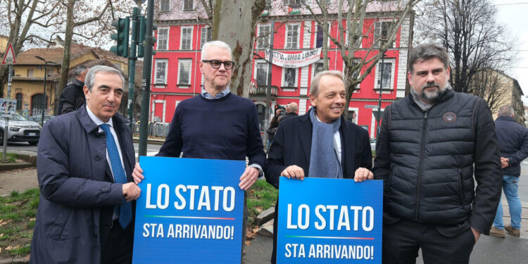 Il capogruppo al Senato di Fi incontra sindacati di polizia