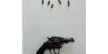 L'arma trovata dai carabinieri in un beauty-case