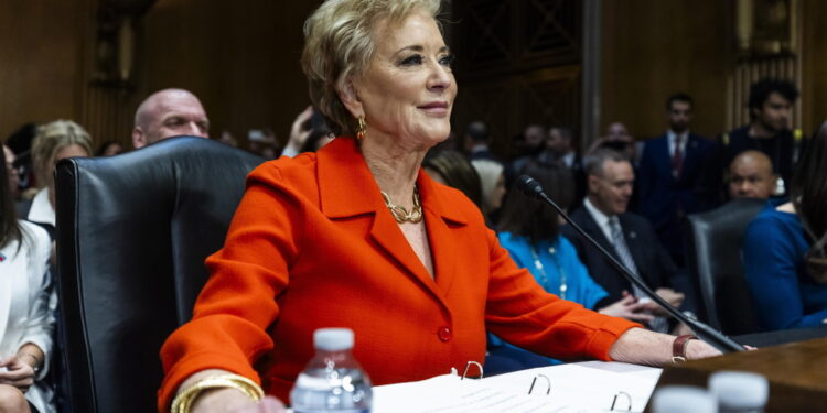 Per Linda McMahon 51 voti a favore e 45 contrari in Senato