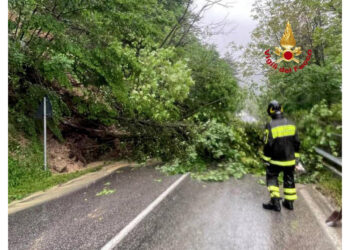 Numerosi borghi senza collegamenti viari a causa delle frane