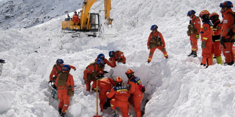 Venerdì travolti oltre 50 operai al lavoro al confine con Tibet