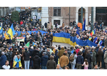 Manifestazione in piazza nel centro cittadino