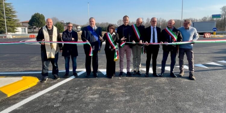 inaugurazione rotatoria Lurate Caccivio