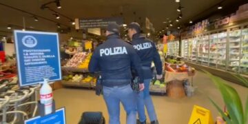 supermercato polizia