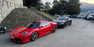 supercar sosta selvaggia viale geno